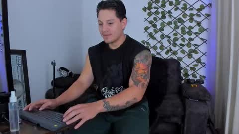 Snapshot of kaledd_musclee chatting on September 12, 6:43 pm Kaledd musclees room Master online show from September 12, 6:43 pm
