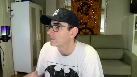 Snapshot of kalem48 chatting on March 10, 10:39 am MusicMen49 online show from March 10, 10:39 am