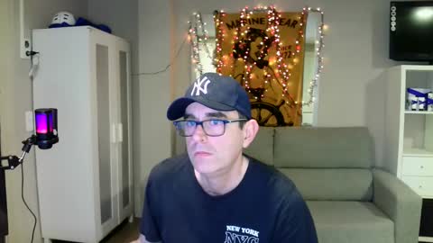 Snapshot of kalem48 chatting on March 4, 1:34 am MusicMen49 online show from March 4, 1:34 am