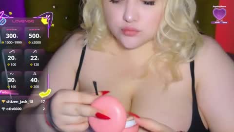 Snapshot of kaliroses8 chatting on October 4, 7:00 pm sweet rose online show from October 4, 7:00 pm