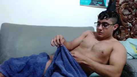 Snapshot of kamenov00 chatting on January 26, 11:08 pm kamenov00 online show from January 26, 11:08 pm