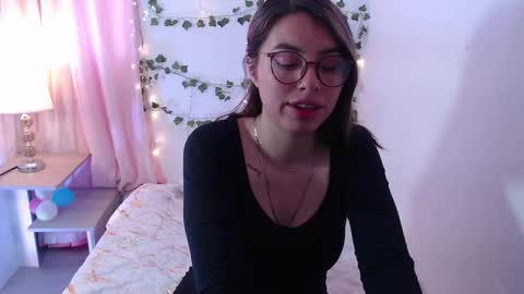 Snapshot of kamilew chatting on September 21, 12:09 pm kamilew online show from September 21, 12:09 pm