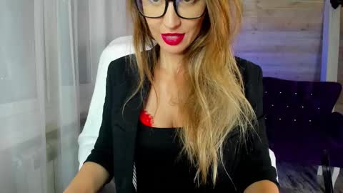 Snapshot of kamillasporty chatting on September 30, 9:25 pm KamillaSporty online show from September 30, 9:25 pm