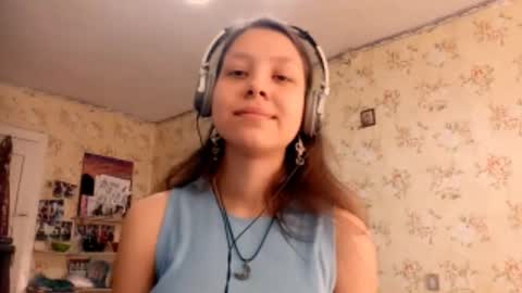 Snapshot of kamisalling chatting on September 16, 7:11 am Mari Simmons online show from September 16, 7:11 am