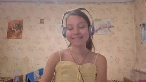 Snapshot of kamisalling chatting on October 2, 7:18 am Mari Simmons online show from October 2, 7:18 am
