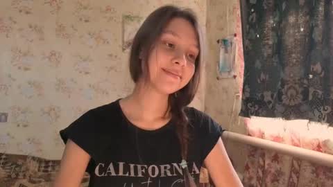 Snapshot of kamisalling chatting on October 13, 7:21 am Mari Simmons online show from October 13, 7:21 am
