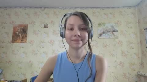 Snapshot of kamisalling chatting on October 5, 6:44 am Mari Simmons online show from October 5, 6:44 am