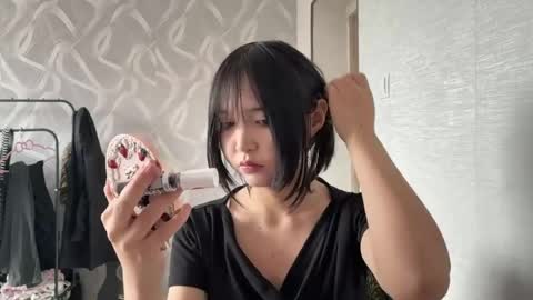 Lily online show from April 28, 9:24 am