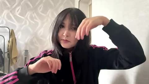 Lily online show from April 27, 9:40 am