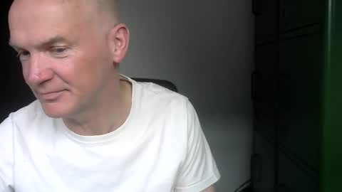 Robbie online show from April 9, 2:45 pm