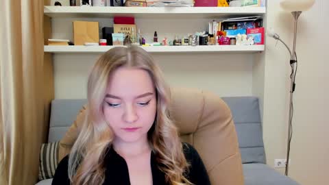Snapshot of kara_smith_ chatting on January 17, 10:34 pm Kara. Off from 15th till 24th of December online show from January 17, 10:34 pm