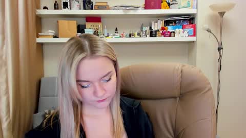 Snapshot of kara_smith_ chatting on February 27, 12:57 am Kara. Off from 15th till 24th of December online show from February 27, 12:57 am