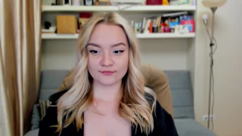 Snapshot of kara_smith_ chatting on September 16, 11:52 pm Kara. Off from 15th till 24th of December online show from September 16, 11:52 pm