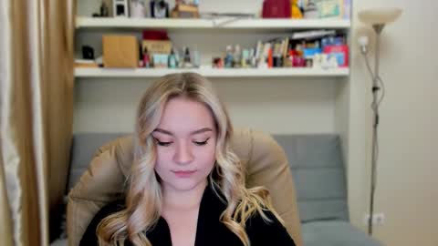 Snapshot of kara_smith_ chatting on October 19, 11:53 pm Kara. Off from 15th till 24th of December online show from October 19, 11:53 pm