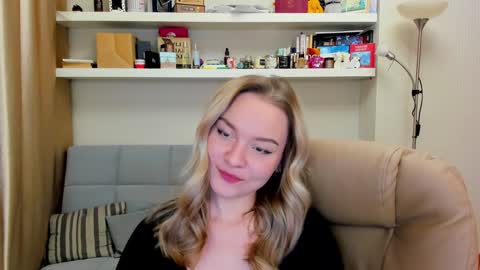 Snapshot of kara_smith_ chatting on December 4, 11:41 pm Kara. Off from 15th till 24th of December online show from December 4, 11:41 pm