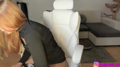 Snapshot of karen0092 chatting on October 5, 4:25 pm karen0092 online show from October 5, 4:25 pm