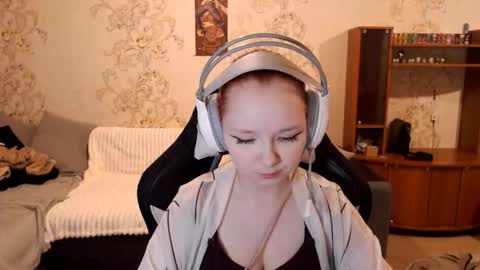 Snapshot of karicynthia chatting on September 19, 3:27 pm Lisa Backler online show from September 19, 3:27 pm