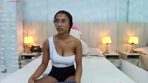 Karina Calderon online show from April 29, 11:59 am