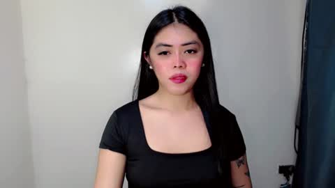 I AM BELLE online show from May 11, 1:29 pm