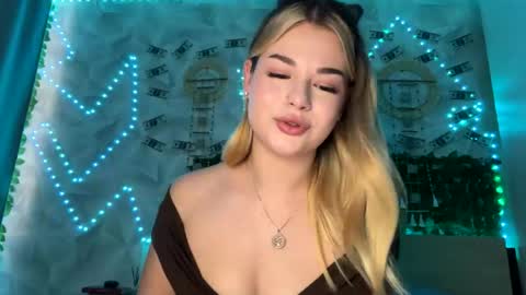 Karina online show from April 19, 11:11 am