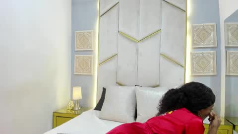 karinaacox online show from April 1, 1:01 pm