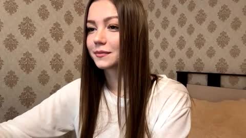 Snapshot of karinapfefferkorn chatting on October 3, 4:54 am Violet online show from October 3, 4:54 am