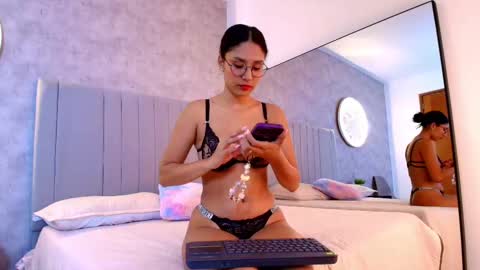 Snapshot of karla__ruiz chatting on September 26, 8:17 pm Karla online show from September 26, 8:17 pm