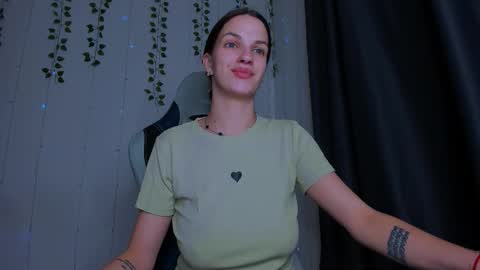 karla_lim online show from October 22, 11:50 pm