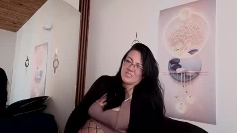 karla online show from November 18, 3:04 pm