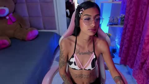 karlaslutskinny__ online show from March 4, 10:07 pm
