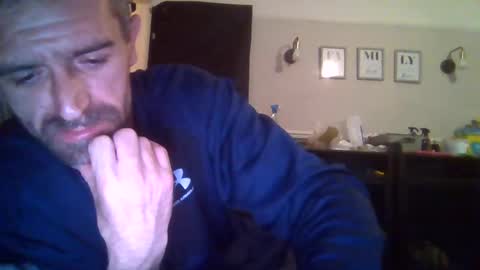 karlh online show from November 9, 3:43 am