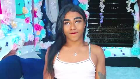 Snapshot of karly_coffe chatting on March 10, 7:44 am KARLY. online show from March 10, 7:44 am