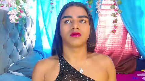 Snapshot of karly_coffe chatting on October 3, 12:13 pm KARLY. online show from October 3, 12:13 pm