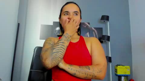 Snapshot of karlyjons_ chatting on January 19, 4:57 pm online show from January 19, 4:57 pm