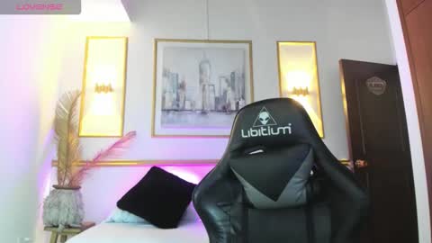 karlyy_ online show from December 17, 7:20 pm