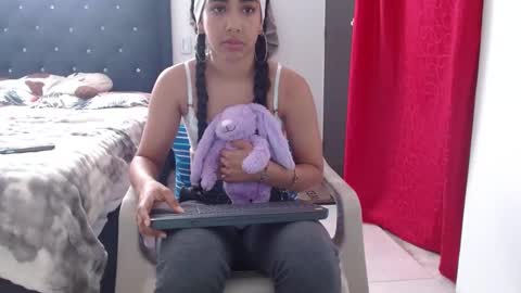 Independent model online show from February 23, 6:56 pm