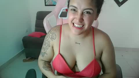 Snapshot of karol_naughty chatting on February 14, 1:08 pm online show from February 14, 1:08 pm
