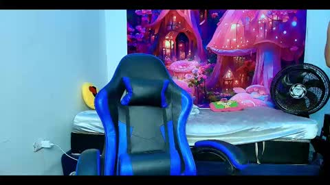 Snapshot of karol_naughty chatting on October 17, 11:03 am online show from October 17, 11:03 am
