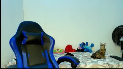 Snapshot of karol_naughty chatting on September 10, 9:43 am online show from September 10, 9:43 am