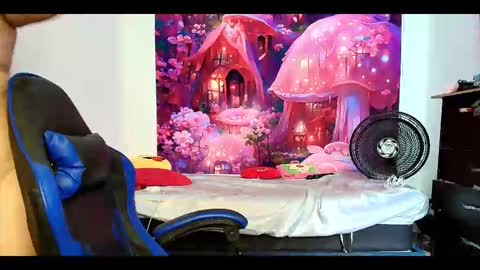 Snapshot of karol_naughty chatting on October 12, 1:26 pm online show from October 12, 1:26 pm