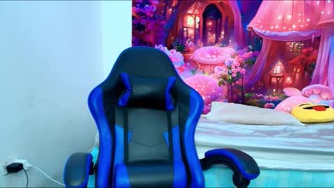 Snapshot of karol_naughty chatting on September 21, 12:53 pm online show from September 21, 12:53 pm