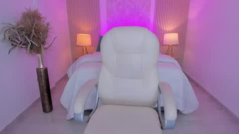 karol_priston online show from April 3, 3:24 am