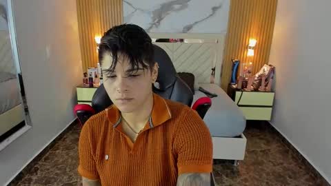 Snapshot of karolandluna chatting on October 20, 8:47 pm Karol and Luna online show from October 20, 8:47 pm
