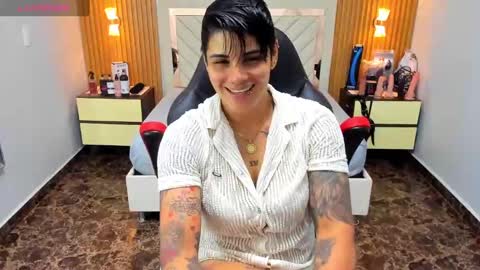 Snapshot of karolandluna chatting on September 18, 2:37 am Karol and Luna online show from September 18, 2:37 am