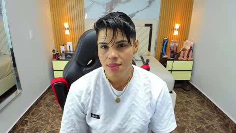 Snapshot of karolandluna chatting on October 7, 2:51 am Karol and Luna online show from October 7, 2:51 am
