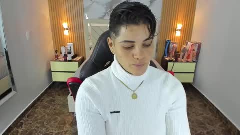 Snapshot of karolandluna chatting on October 4, 7:33 pm Karol and Luna online show from October 4, 7:33 pm