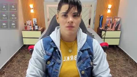 Snapshot of karolandluna chatting on September 30, 2:44 am Karol and Luna online show from September 30, 2:44 am