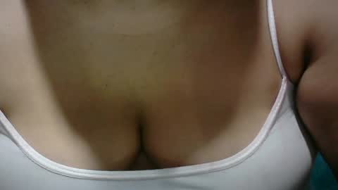 Snapshot of karolbb chatting on March 9, 9:57 pm karolbb online show from March 9, 9:57 pm