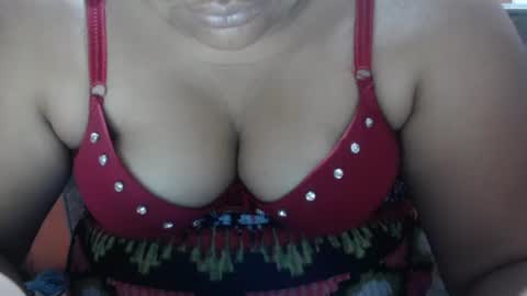 Snapshot of karolbb chatting on January 15, 11:32 am karolbb online show from January 15, 11:32 am