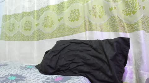 Snapshot of karoli_sanz chatting on December 19, 1:07 am Karolinstagram.karoli sanz online show from December 19, 1:07 am